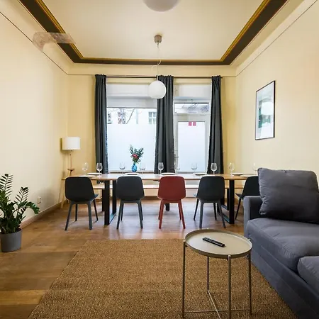 Apartment Super Zentral Super Schoener Altbau In Moabit Rostockerstrasse Im Herzen Von Fuer Bis Zu 6 Personen *