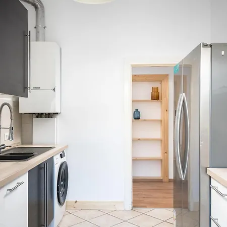 Ruhig Hell Wohnen Im Gruenen In Koepenick Fuesslaeufig Zum Wasser 25min Bis Flughafen Apartment