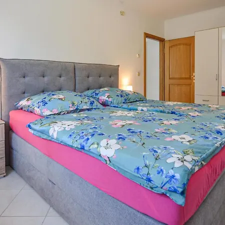 Stunning In Berlin-bohnsdorf Apartment
