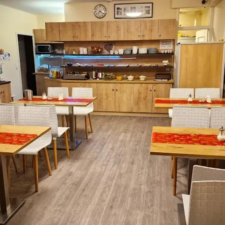 Mikon Eastgate - Centre Hotel 3*