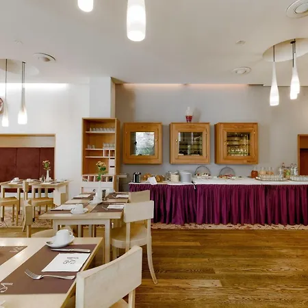 Bleibtreu By Golden Tulip 4*
