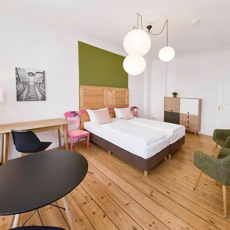 Old Town Apartment *