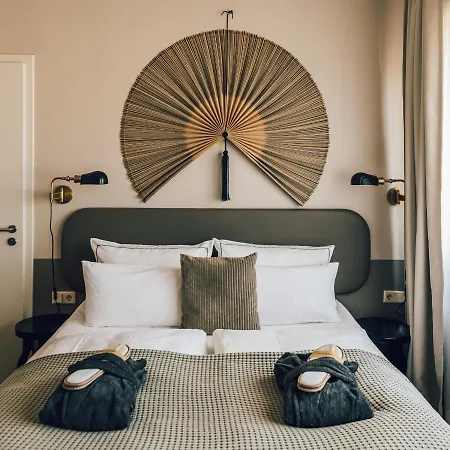 Апарт-отель Townhouse 4*