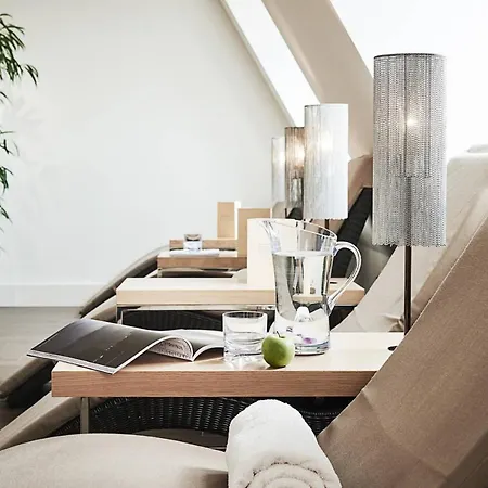 Roomers Steinplatz, Autograph Collection