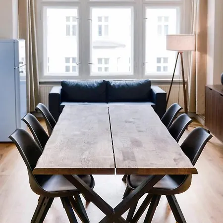 Old Town Apartment *