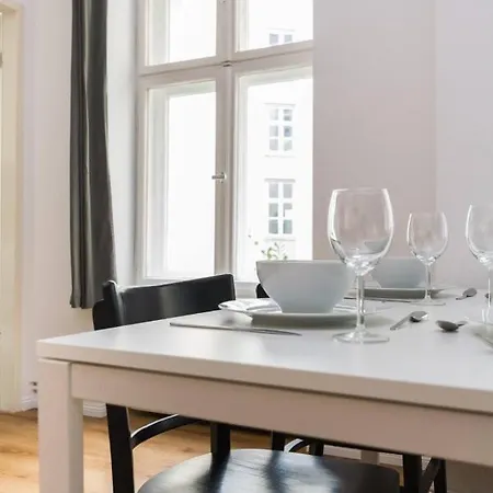 Old Town Apartment *