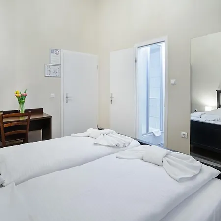 מלון Bellevue Am Kurfuerstendamm 3*