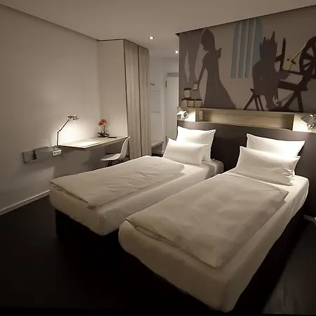 Grimm's Potsdamer Platz Hotel *
