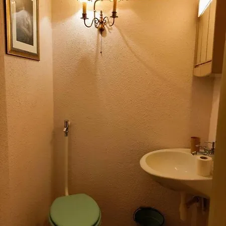 Apartment Schoeneberg Flat & Art Gallery *