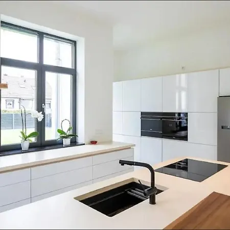Traum-villa In Heiligensee Mit Innenpool Und Kamin