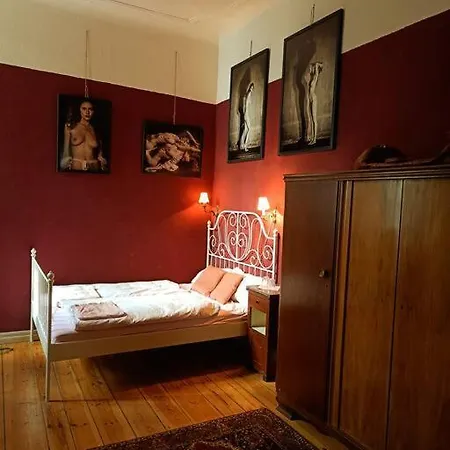 Apartment Schoeneberg Flat & Art Gallery *
