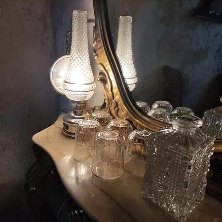 Schoeneberg Flat & Art Gallery Apartment