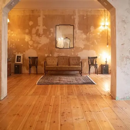 Apartment Schoeneberg Flat & Art Gallery *