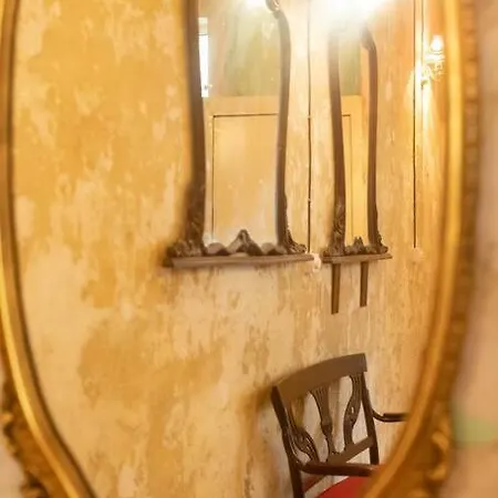 Schoeneberg Flat & Art Gallery Apartment *