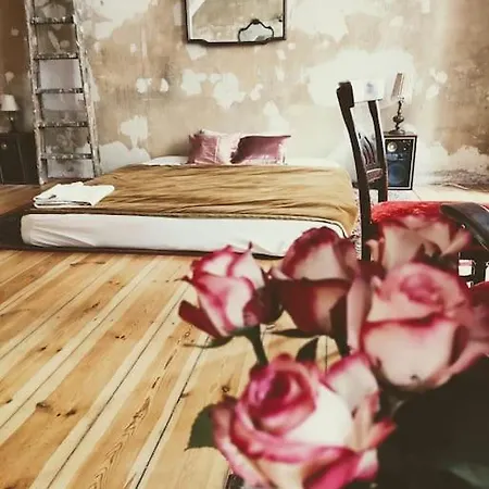 Apartment Schoeneberg Flat & Art Gallery