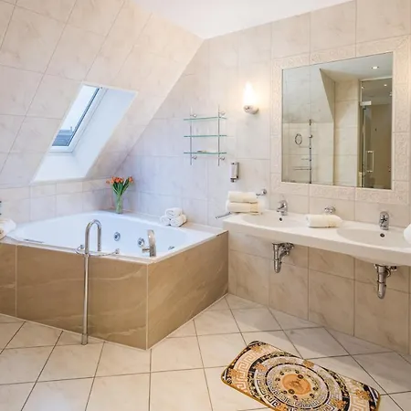Hotel Augusta Am Kurfuerstendamm 3*