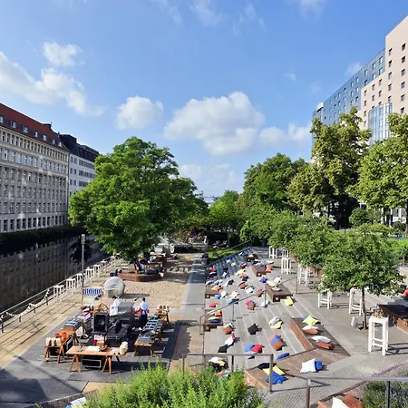 Estrel 4* Berlin