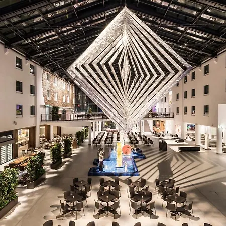 Hotel Estrel 4*