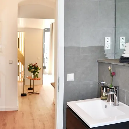 Apartment Stylish New Cube Loft By Berlin-wall-apartments
