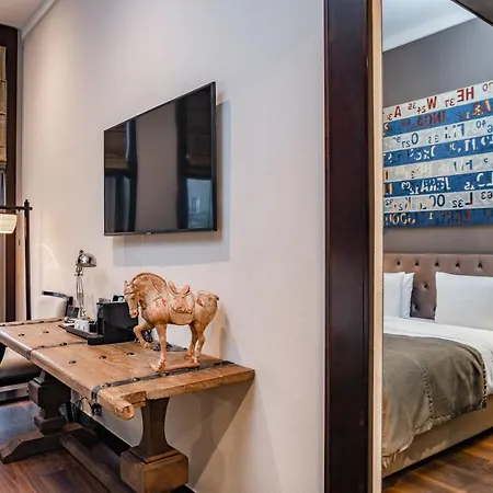 Hotel Quentin Design 4*