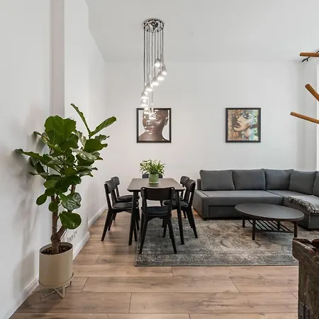 The Tieckstr Loft For Up To 7 People With 2 Bathrooms *