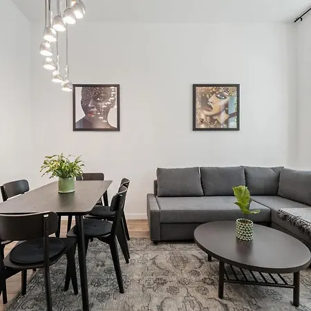 The Tieckstr Loft For Up To 7 People With 2 Bathrooms *