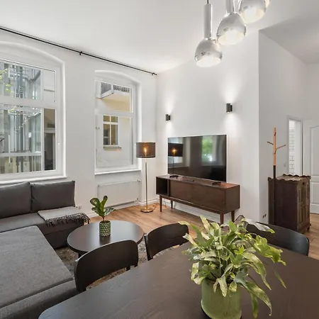 The Tieckstr Loft For Up To 7 People With 2 Bathrooms