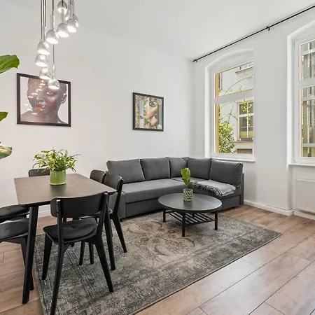 The Tieckstr Loft For Up To 7 People With 2 Bathrooms Apartment *
