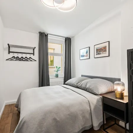 The Tieckstr Loft For Up To 7 People With 2 Bathrooms