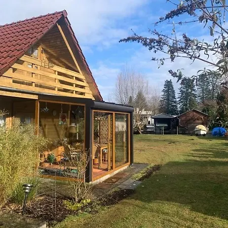 Holzhaus Mit Direktem Wasserzugang In Berlin-koepenick Berlin