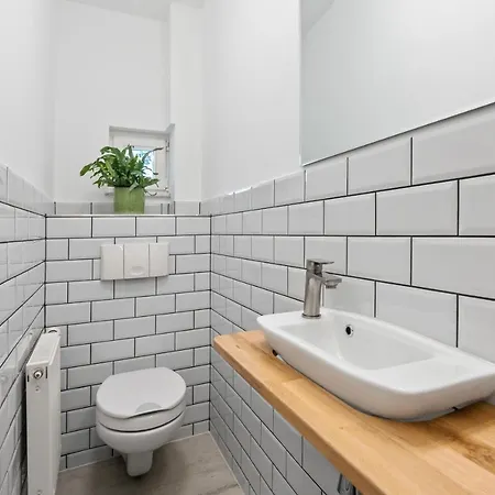 The Tieckstr Loft For Up To 7 People With 2 Bathrooms