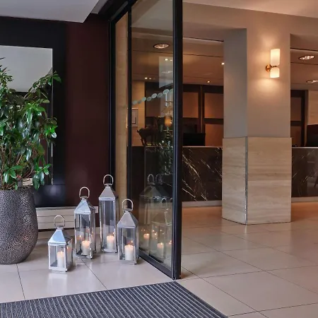 Adina Checkpoint Charlie 4* Berlino