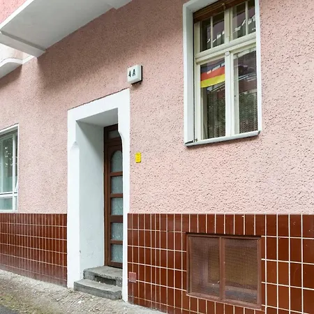 Cozy 2 Next To Hermannstrasse Apartment