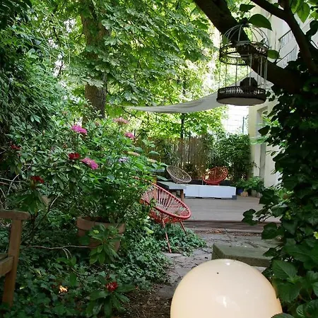 Luxury Townhouse With Garden - A Central Oasis *