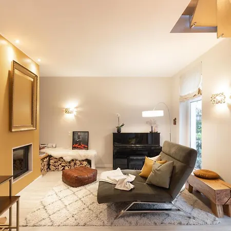 Luxury Townhouse With Garden - A Central Oasis