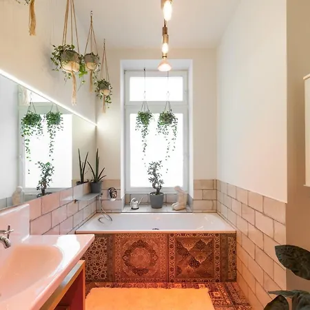 Apartment Luxury Townhouse With Garden - A Central Oasis *
