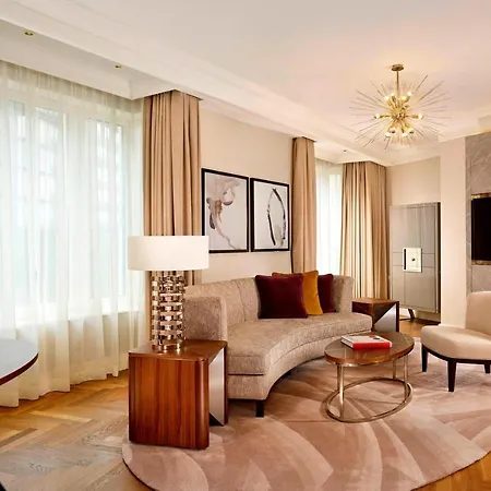 The Ritz-carlton,