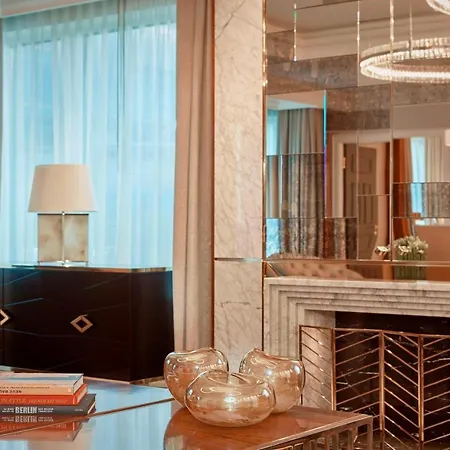 The Ritz-carlton, Hotel