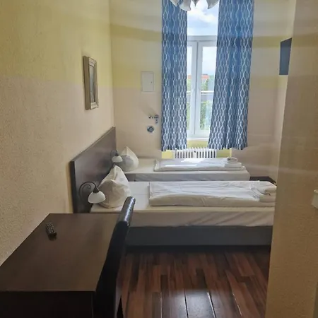 Отель Am Stuttgarter Eck 2*