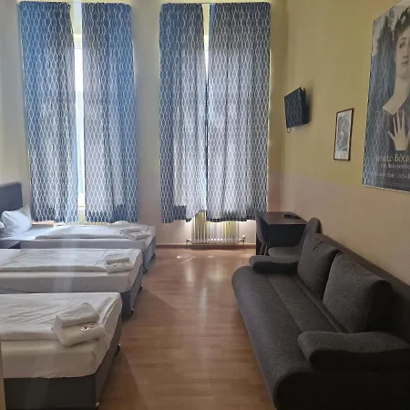 Отель Am Stuttgarter Eck