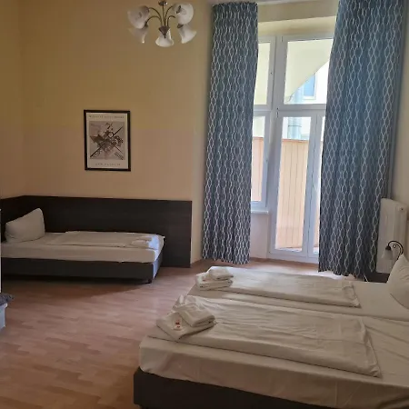 Am Stuttgarter Eck Отель 2*