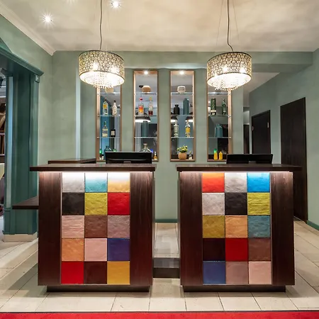 Leonardo Boutique South