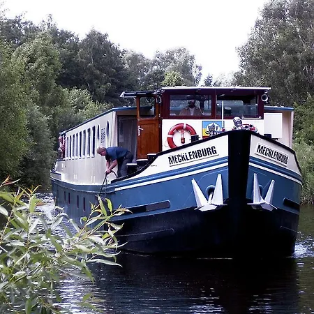 Ms Mecklenburg Hotelschiff * Berlin