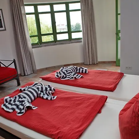 Отель Seminar- Und Gaestehaus Flussbad Gartenstrasse