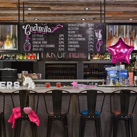 Hotel Moxy Humboldthain Park 4*