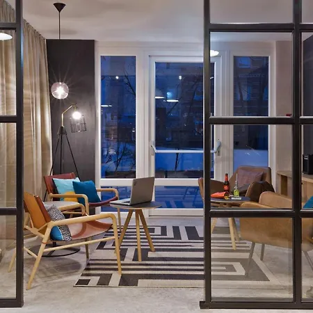 Hotel Moxy Humboldthain Park 4*