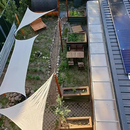 Squat Deluxe Berlin, The Guest house *