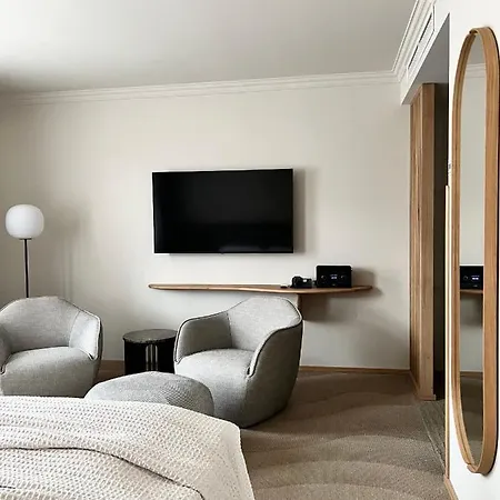 Hotel Adelante Boutique 4*