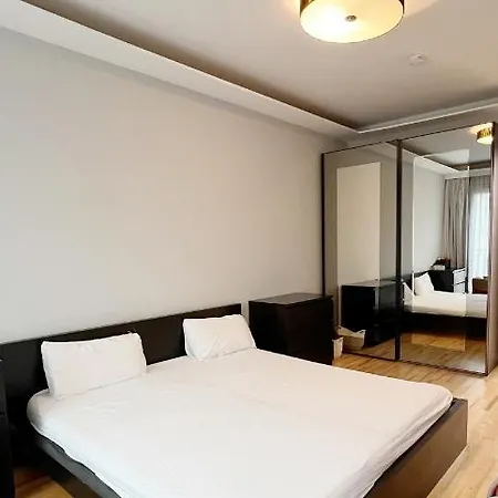 Apartment Prime Comfort With Balcony & Free Parking *