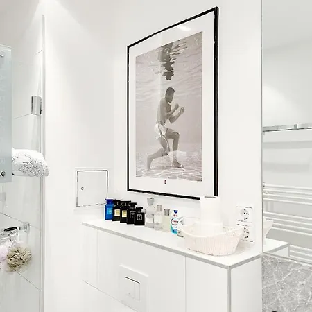 Apartment Prime Comfort With Balcony & Free Parking